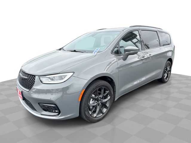 Ceramic Gray Clearcoat 2021 Chrysler Pacifica Minivan All-Wheel Drive 9-Speed Automatic