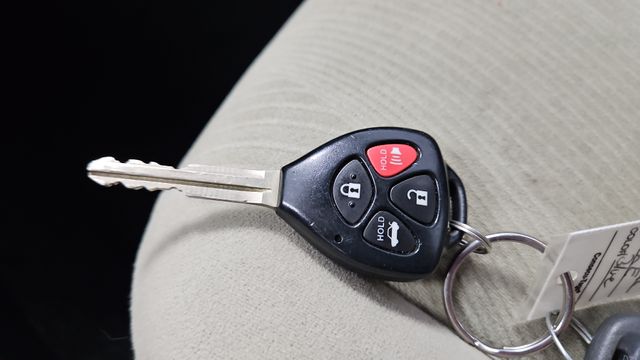 Used 2013 Tropical Sea Metallic Toyota LE image 36