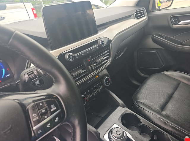 2022 Silver Metallic Ford Escape Plug-In Hybrid SEL FWD SUV