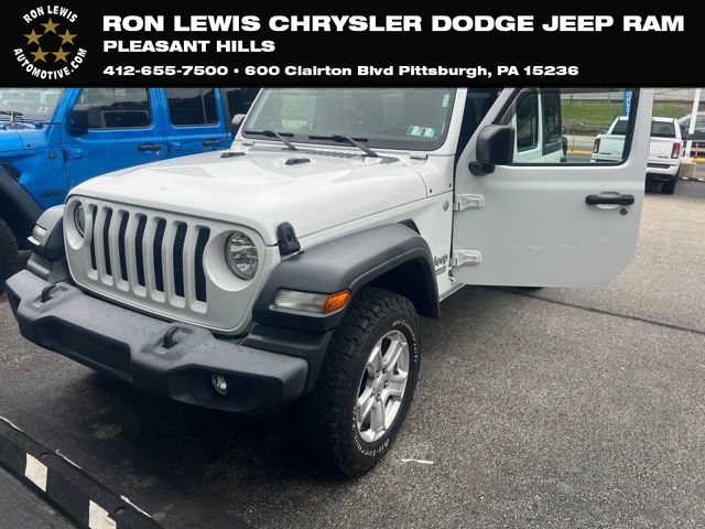 Bright White Clearcoat 2018 Jeep Wrangler SUV / Crossover Four-Wheel Drive 8-Speed Automatic