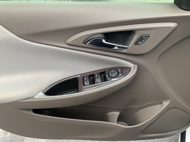 2022 Chevrolet Malibu LS photo