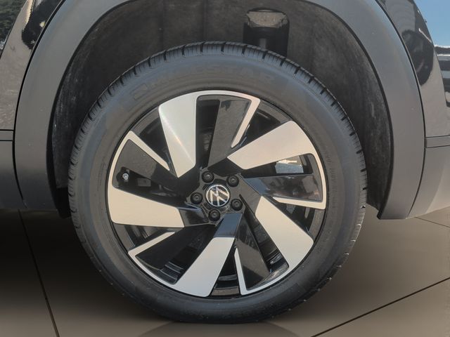 2024 VOLKSWAGEN ATLAS CROSS SPORT SE • 2.0L TURBO • FWD CLEAN CARFAX • 1 OWNER PANORAMIC SUNROOF • APPLE CARPLAY • ADAPTIVE CRUISE • BLIND SPOT MONITOR Thumbnail