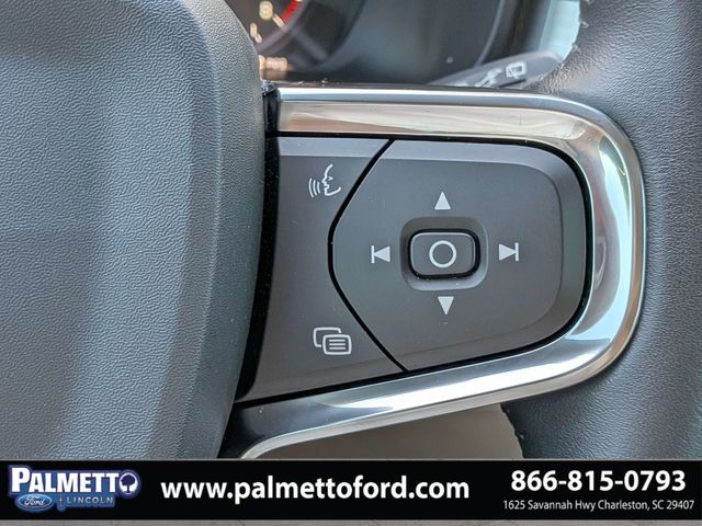 used 2019 Volvo XC40 car, priced at $22,998