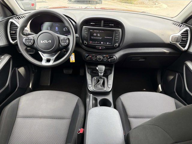 2024 Kia Soul LX - Photo 21
