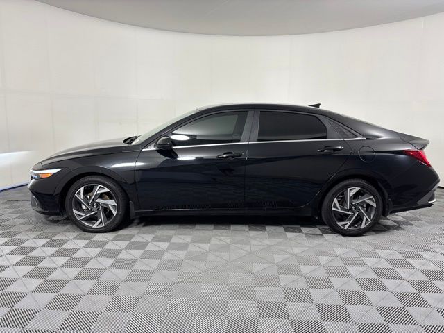 Used 2024 Hyundai Elantra Sedan