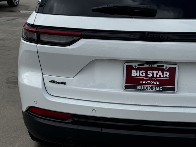 2023 Jeep Grand Cherokee Altitude X White at River Oaks CDJR