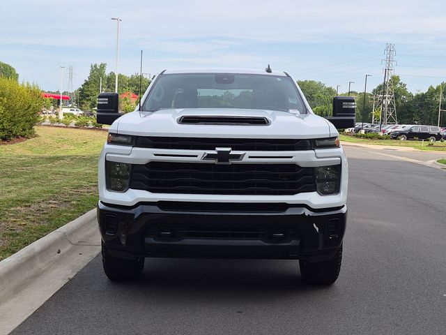Used 2024 White Chevrolet Custom image 16