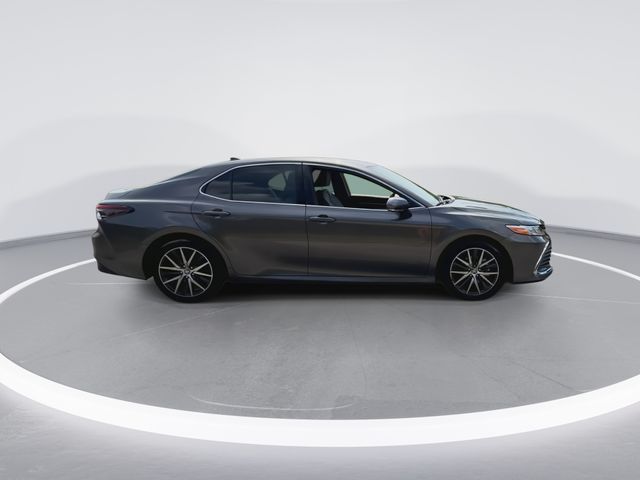 Used 2024  Toyota XLE image 12