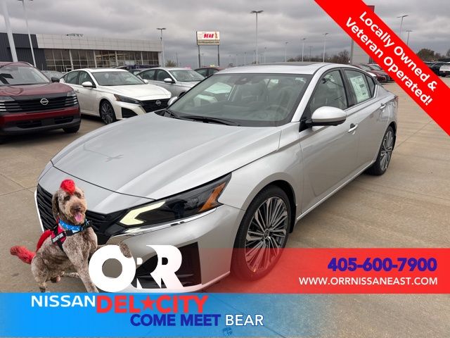 Brilliant Silver Metallic 2025 Nissan Altima Sedan Front-Wheel Drive Continuously Variable Transmission