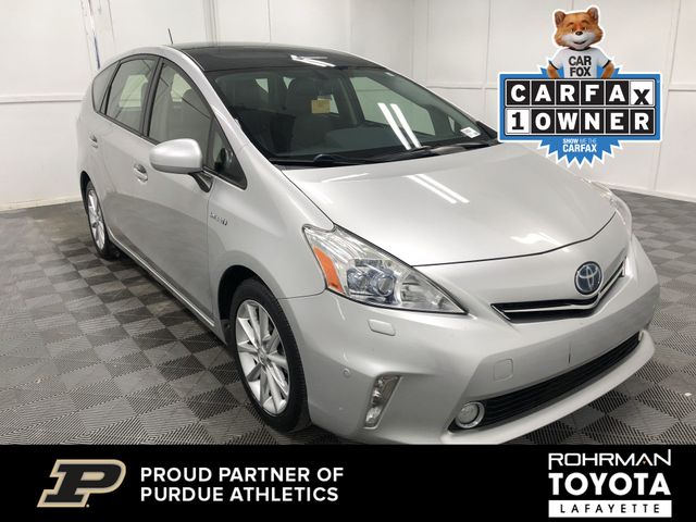 2013 Toyota Prius v Five 8