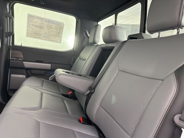 2025 Oxford White Ford F-150 Lightning Lariat AWD Truck