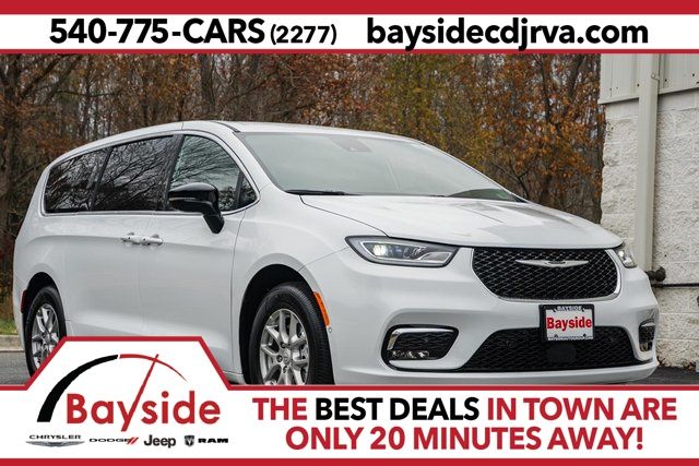 2026 Chrysler Pacifica Select FWD