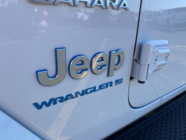 2024 Jeep Wrangler Sahara 4xe 9