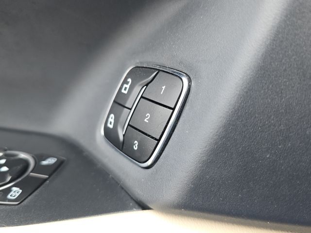 2023 Ford Expedition Platinum:168660A