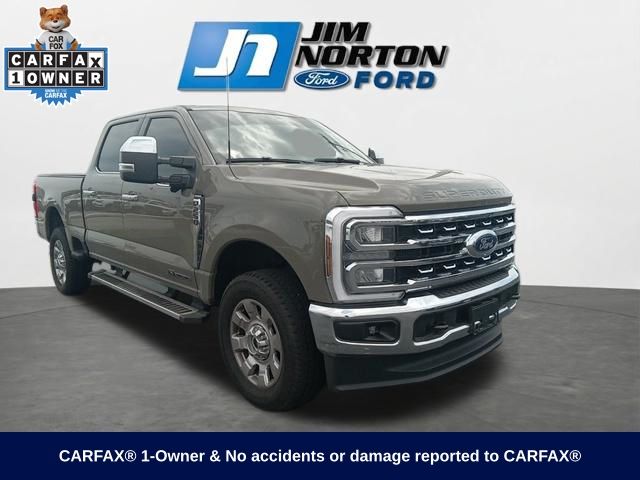 Gray 2026 Ford F-250 Super Duty Lariat Crew Cab 4WD Pickup Truck Four-Wheel Drive Automatic