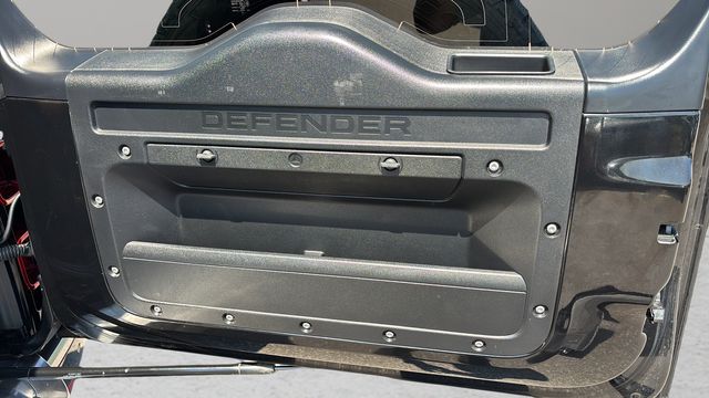 Used 2022  Land Rover SE image 34
