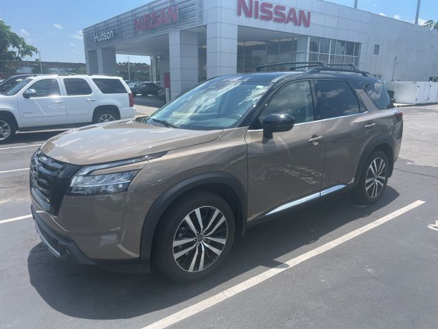 2023 Baja Storm/Super Black Roof Nissan Pathfinder Platinum SUV