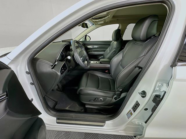 Thumbnail: 2025 Genesis GV70 - 22