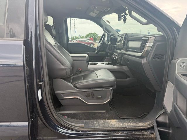 2023 Blue Metallic Ford Super Duty F-350 SRW Lariat 4X4 Truck
