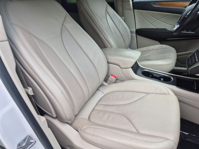 2017 Lincoln MKC - Image 30