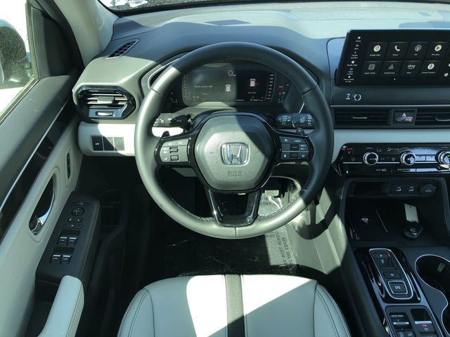 new 2026 Honda Pilot car, priced at $43,894