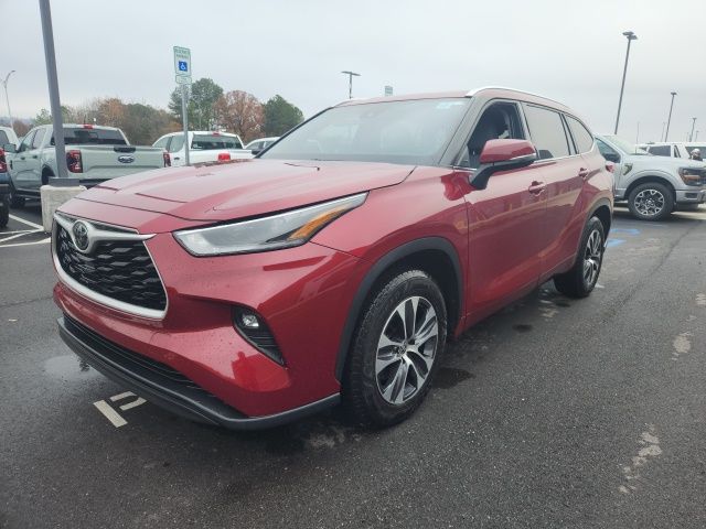 2021 Toyota Highlander XLE 3