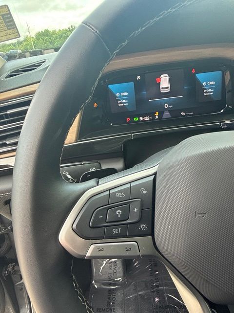 2025 Volkswagen Atlas 2.0T SE w/Technology:L168456A