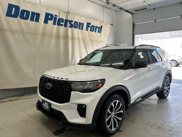 Star White Metallic Tri-Coat 2026 Ford Explorer SUV / Crossover All-Wheel Drive Automatic