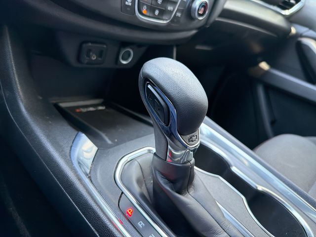 Used 2022 White Chevrolet LT image 24