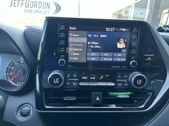 Used 2022 Gray Toyota LE image 19