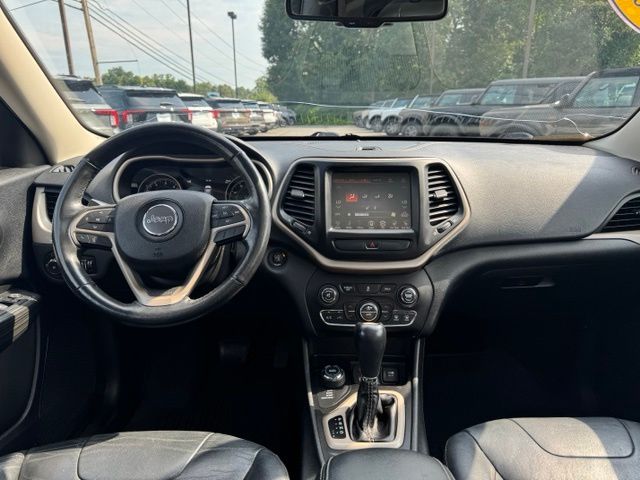 Used 2016 Silver Jeep Limited image 16