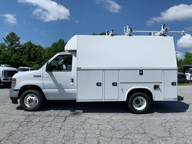 2025 Ford E-350SD Base 2