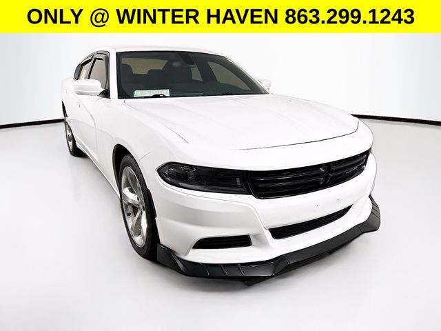 White Knuckle Clearcoat 2022 Dodge Charger SXT RWD Sedan Rear-Wheel Drive 8-Speed Automatic