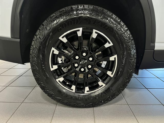 2026 Chevrolet Traverse Z71 White at Bob Mills Chevrolet