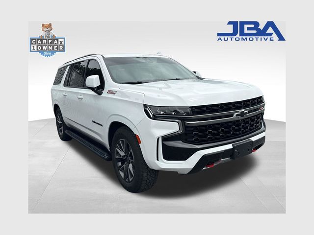 Summit White 2022 Chevrolet Suburban SUV / Crossover Four-Wheel Drive