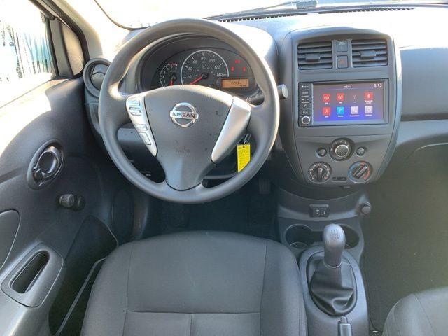 2019 Nissan Versa 1.6 S 15