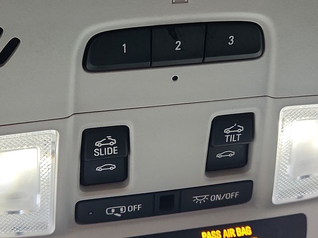 Used Car 2020 Chevrolet Traverse  Premier For Sale Under $30,000 In Plainview, Texas