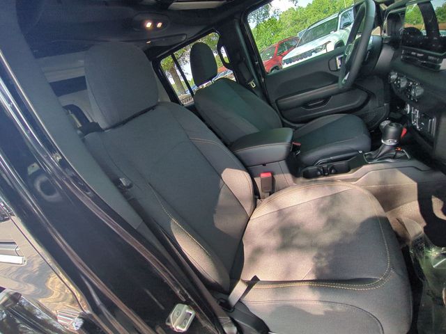 Used 2025 Black Jeep Sahara 4xe image 32