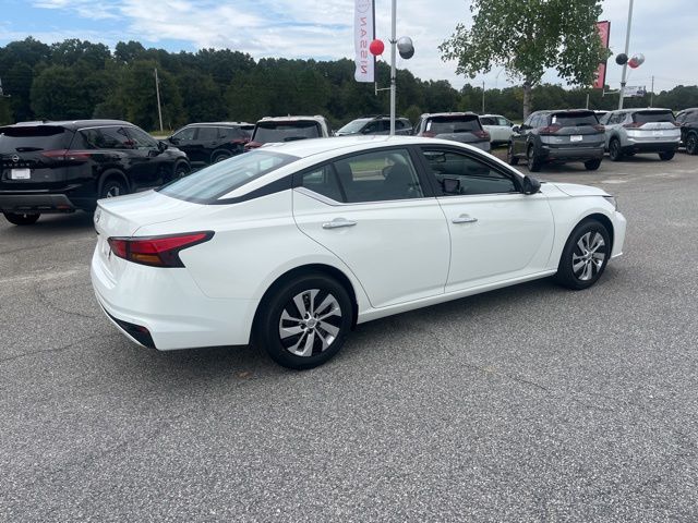 Used 2025 White Nissan 2.5 S image 11