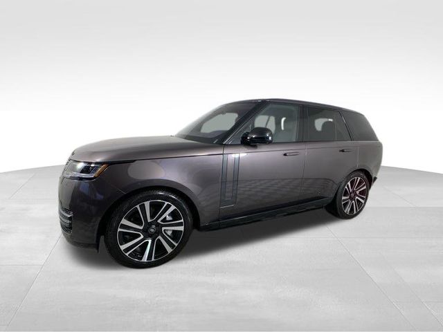 2023 Land Rover Range Rover SE 3