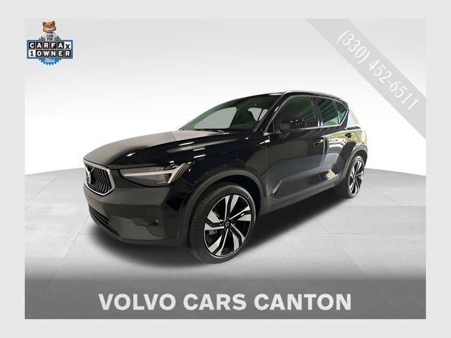  2024 Volvo XC40 B5 Plus Bright Theme AWD   
