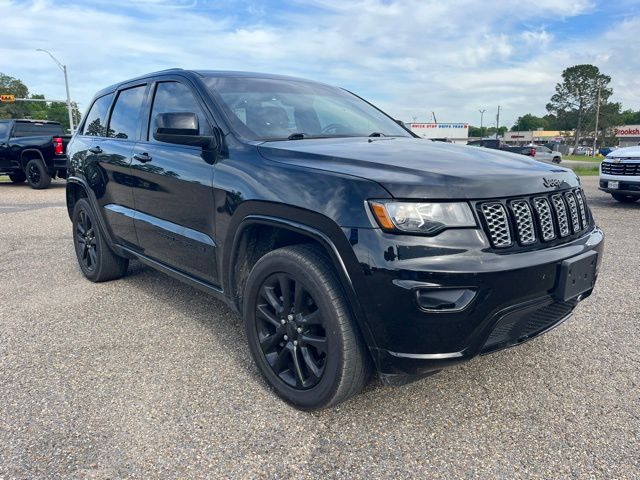 Diamond Black Crystal Pearlcoat 2020 Jeep Grand Cherokee Altitude 4WD SUV / Crossover Four-Wheel Drive 8-Speed Automatic