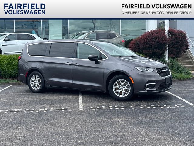 Gray (Granite Crystal Metallic Clearcoat) 2023 Chrysler Pacifica Minivan Front-Wheel Drive 9-Speed Automatic