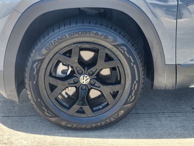 2024 Volkswagen Atlas 2.0T Peak Edition SE w/Technology Gray at Bayshore Chrysler Jeep Dodge Ram