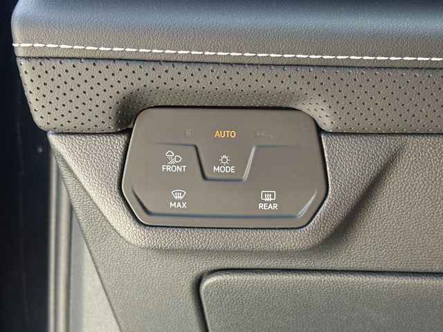 2025 Volkswagen Atlas 2.0T SE w/Technology Black at Gullo Toyota