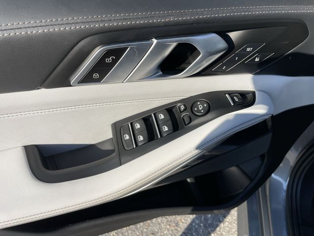 Used 2024 Gray BMW M60i image 13