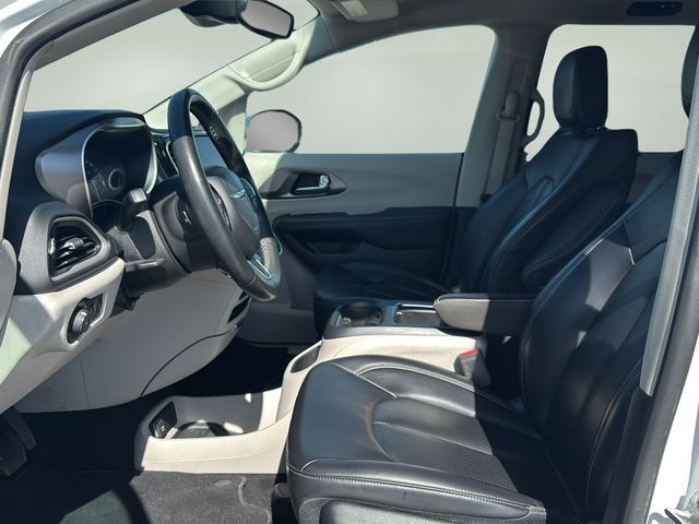 Used 2023 Chrysler Pacifica Van