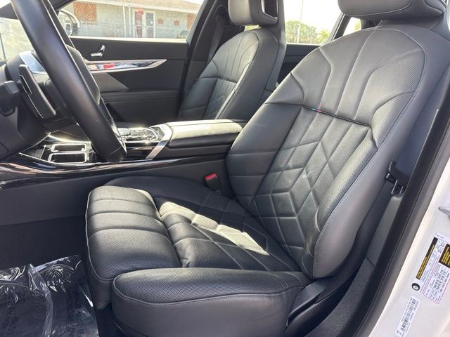 2025 BMW 740i - $67,988
