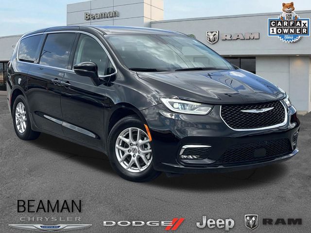Diamond Black Crystal Pearlcoat 2024 Chrysler Pacifica Minivan Front-Wheel Drive 9-Speed Automatic
