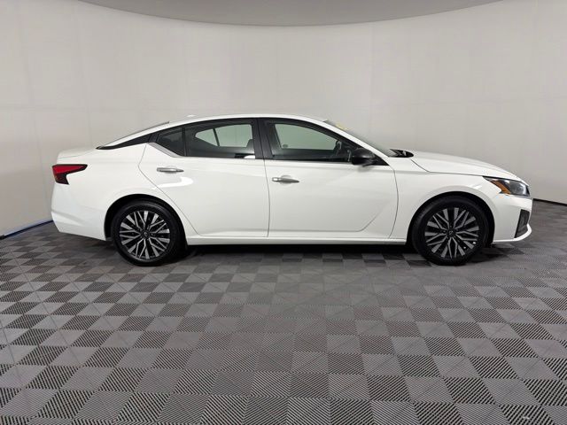 Used 2025 Nissan Altima Sedan